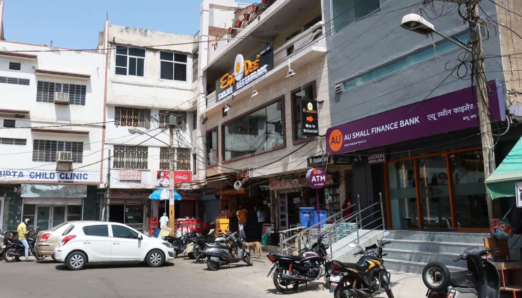 Sanjay Omelette, Egg Dee