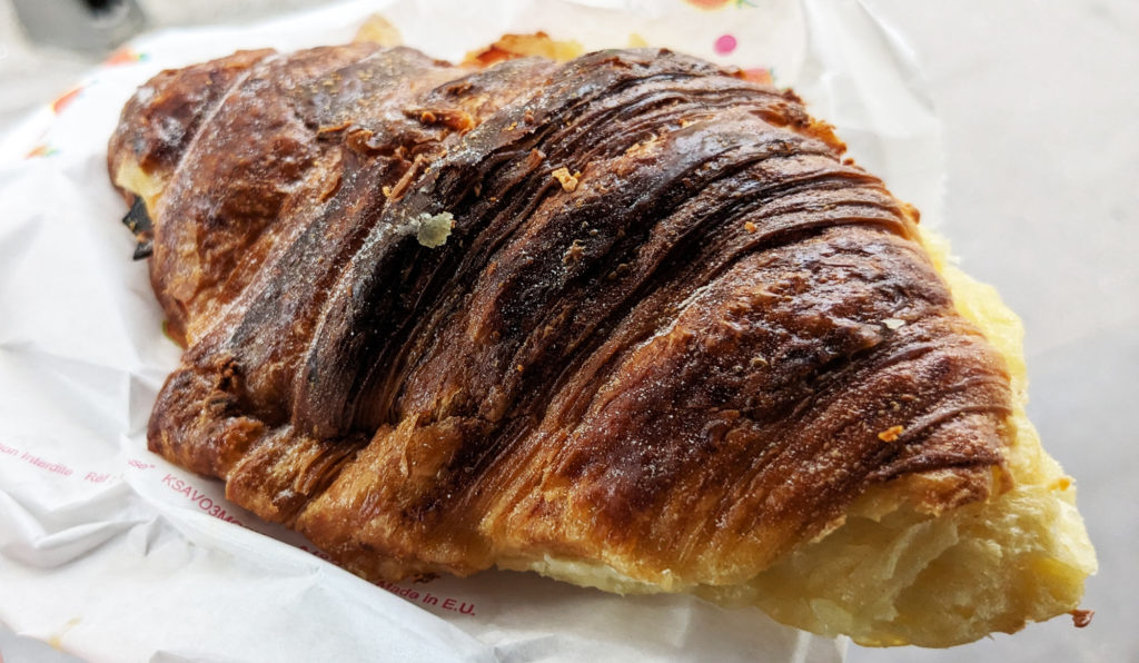 Croissant sandwich from Saines Saveurs